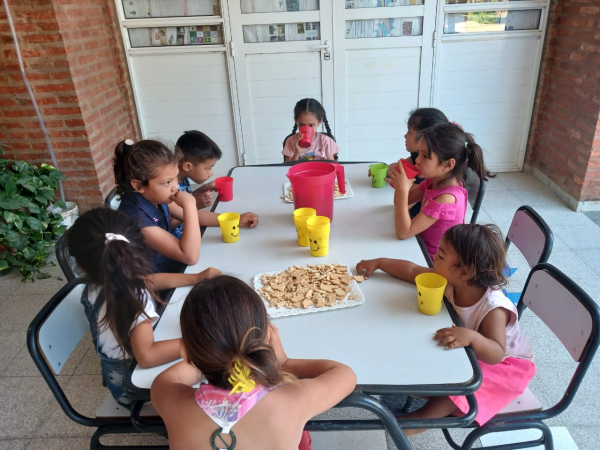 Por el Día de Reyes, niños y niñas recibieron sus juguetes en escuelas de toda la provincia