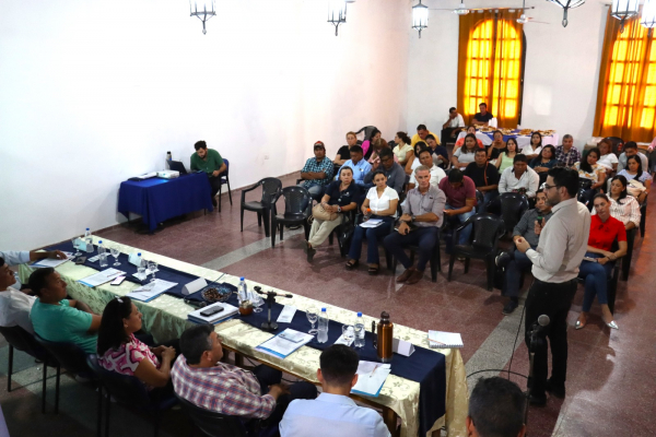 Capacitacin y Mesa de Trabajo entre el Ministerio de la Comunidad y el Instituto de Comunidades Aborgenes