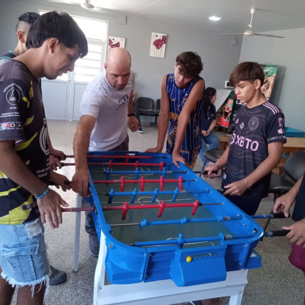 COMPARTIR, JUGAR Y TRABAJAR