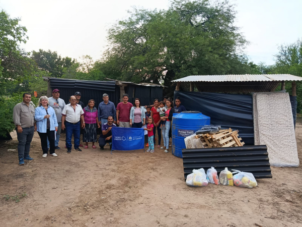 Gim�nez se refiri� a la asistencia del Gobierno provincial a afectados por desbordes de los r�os Pilcomayo y Bermejo