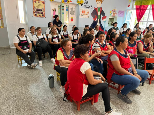 Capacitacin continua para el personal de los Centros de Desarrollo Infantil en proteccin infantil