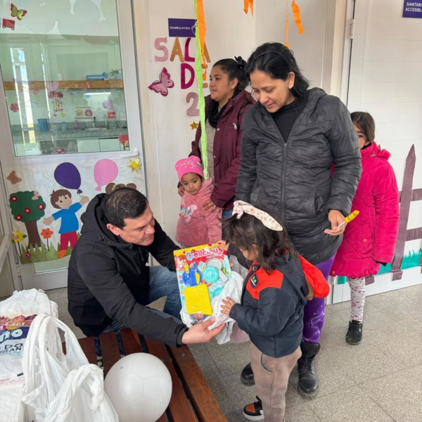 ENTREGA DE JUGUETES POR EL MES DE LAS INFANCIAS