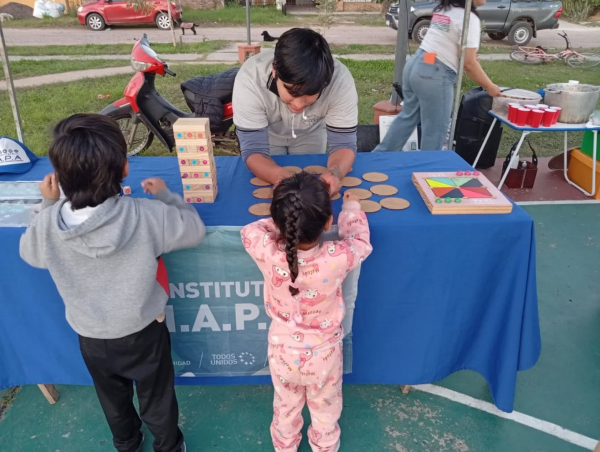 MES DE LAS INFANCIAS EN LA PLAZOLETA DEL BARRIO EVITA