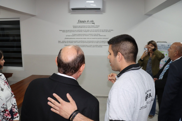 Insfr�n cerr� la jornada inaugurando una residencia terap�utica en Tatan�