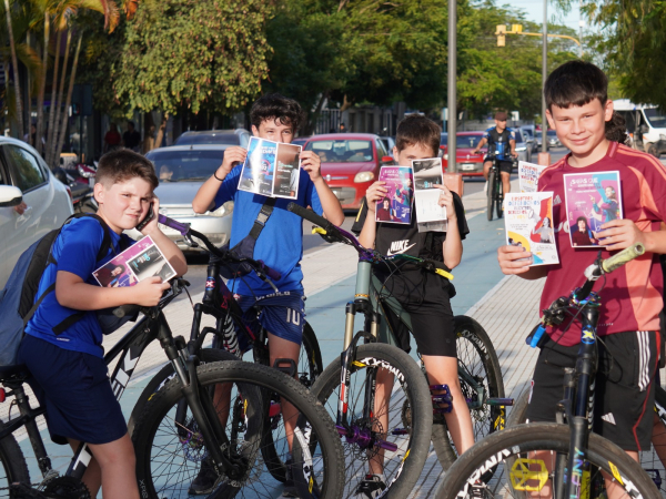 Con un stand institucional en la Peatonal, brindaron informaci�n para prevenir el abuso sexual en ni�os, ni�as y adolescentes