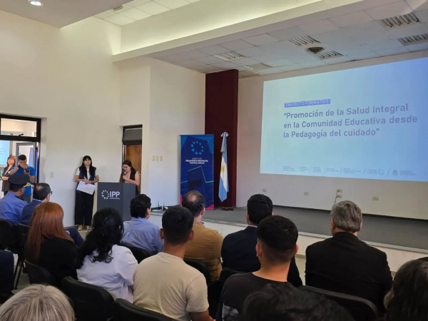 FORTALECIENDO A LA COMUNIDAD EDUCATIVA