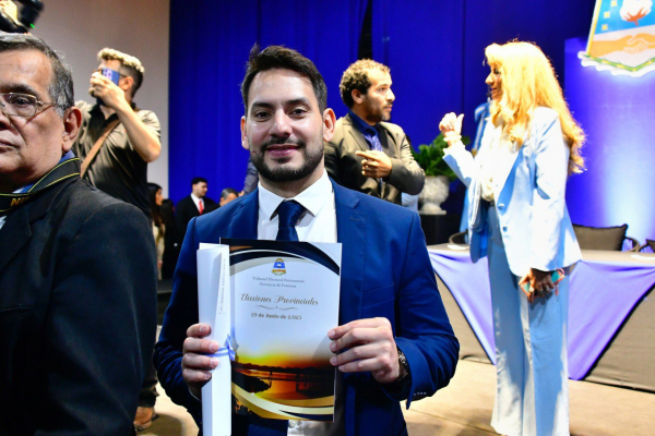 En acto de proclamaci�n, recibieron sus certificados los 15 diputados y 82 concejales de la provincia electos