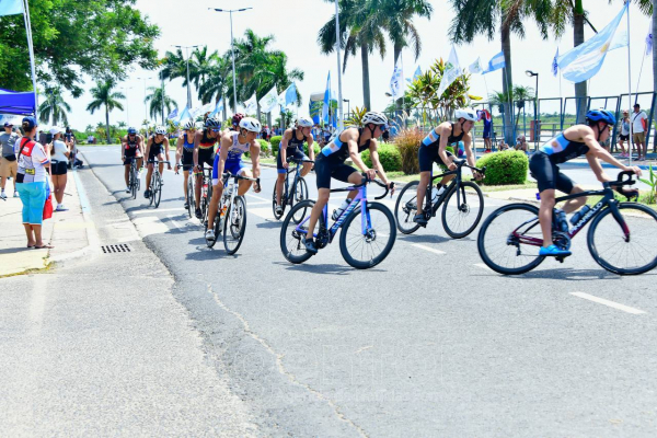 El Gobernador presenci� la Copa de Desarrollo de Triatl�n y apoy� el Campeonato Suramericano