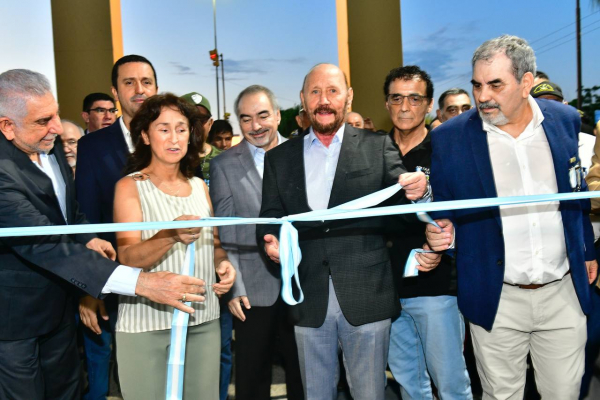 Insfr�n inaugur� la plazoleta 
