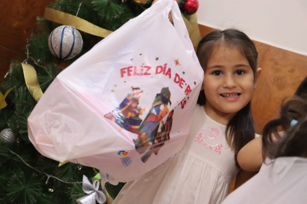 Comunidad: M�s de 2600 juguetes entregados en instituciones de cuidado especializado