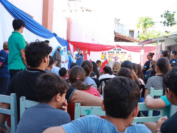 Residencias socioeducativas revivieron el V�a Crucis 