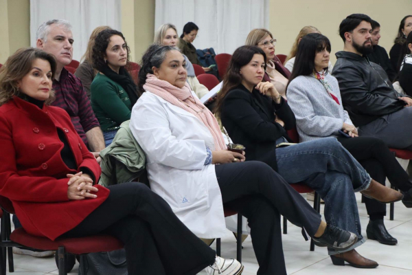FORTALECIENDO ESTRATEGIAS PARA UN ABORDAJE INTEGRAL DE LOS CONSUMOS PROBLEM�TICOS