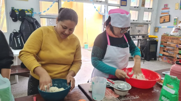 LAS MANOS EN LA MASA