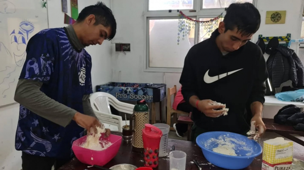 LAS MANOS EN LA MASA