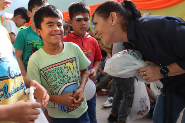 Entrega de juguetes: Se reafirm� el compromiso de acompa�ar a las infancias