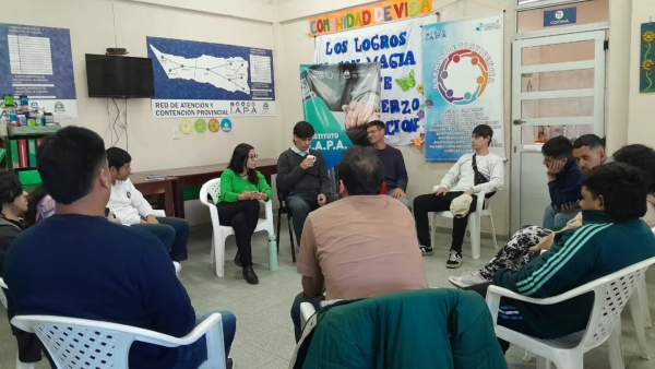 JUNTOS SOMOS MÁS FUERTES