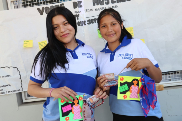 Mujeres que dejan huella: Saberes, identidad y cultura qom se encontraron en el barrio Namqom